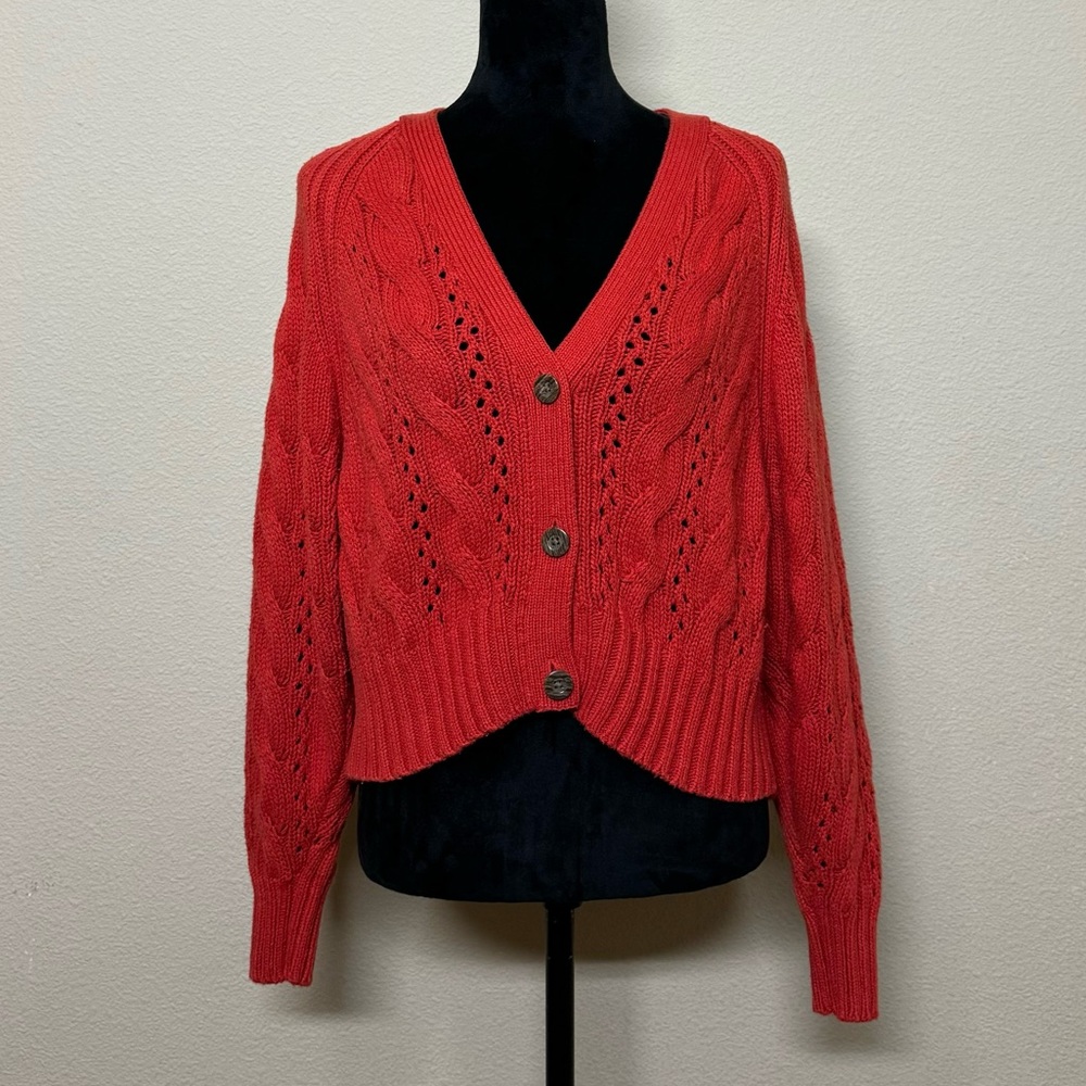 Universal Thread top women medium cotton blend long sleeve cable knit cropped